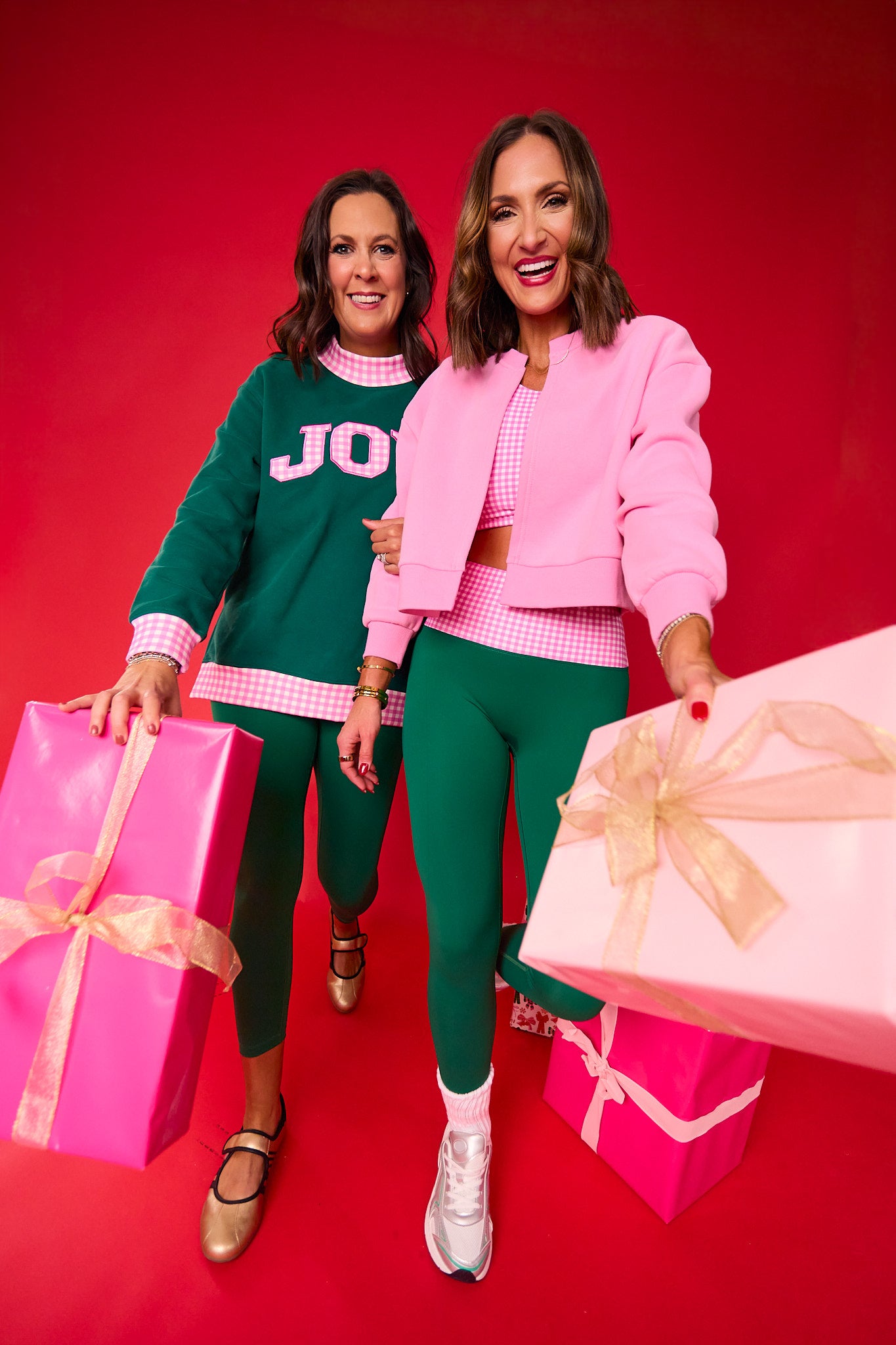 SSYS Lara V Neck Fleece Lined Cropped Sweatshirt In Hunter