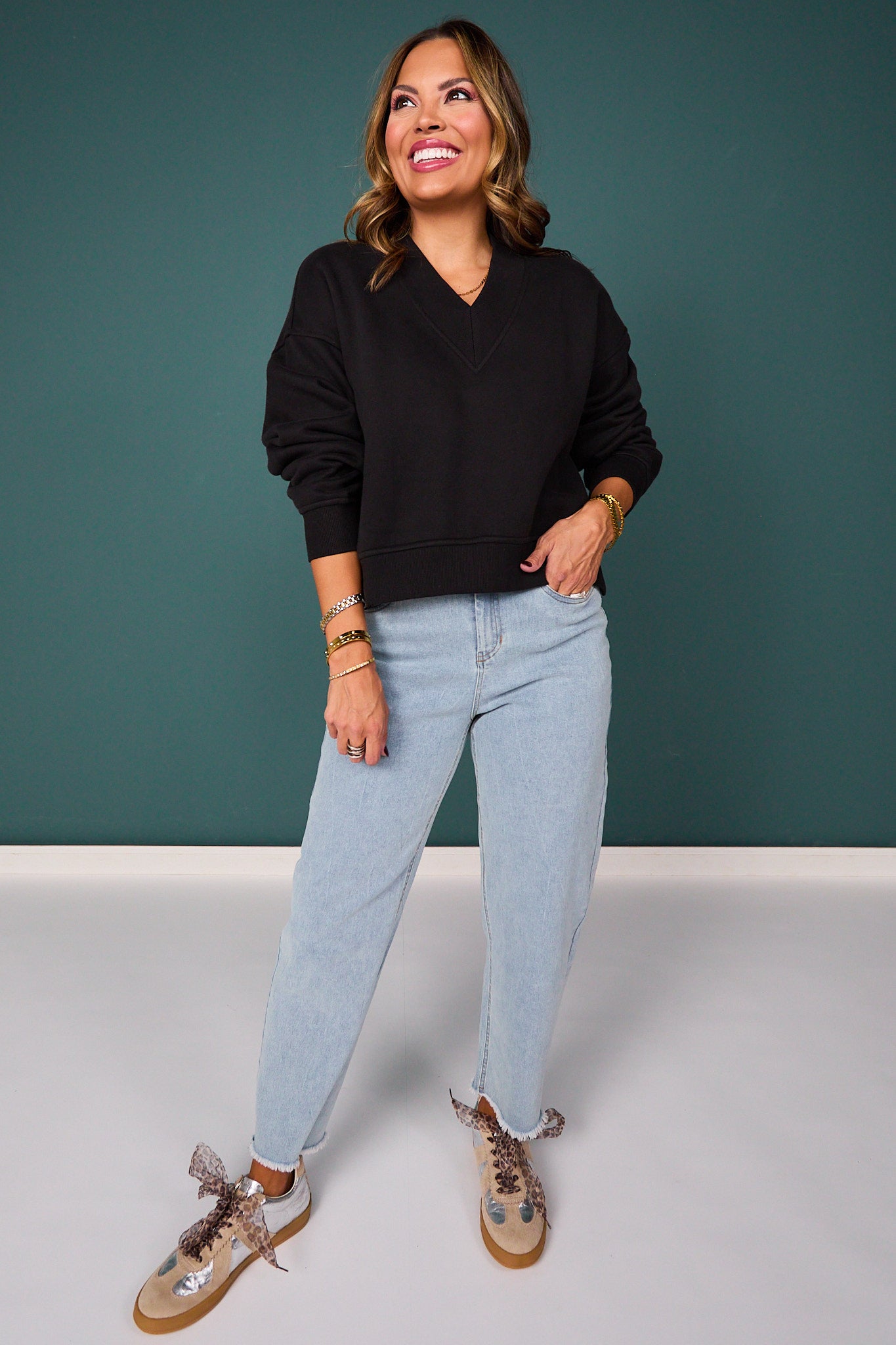 SSYS Lara V Neck Fleece Lined Cropped Sweatshirt In Black