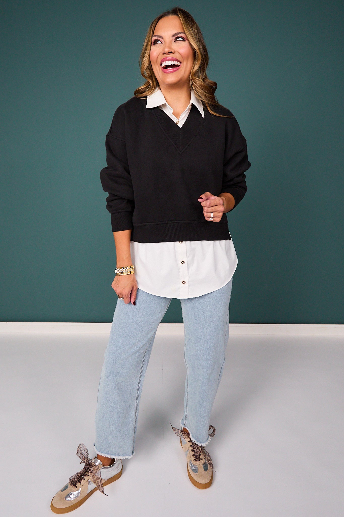 SSYS Lara V Neck Fleece Lined Cropped Sweatshirt In Black