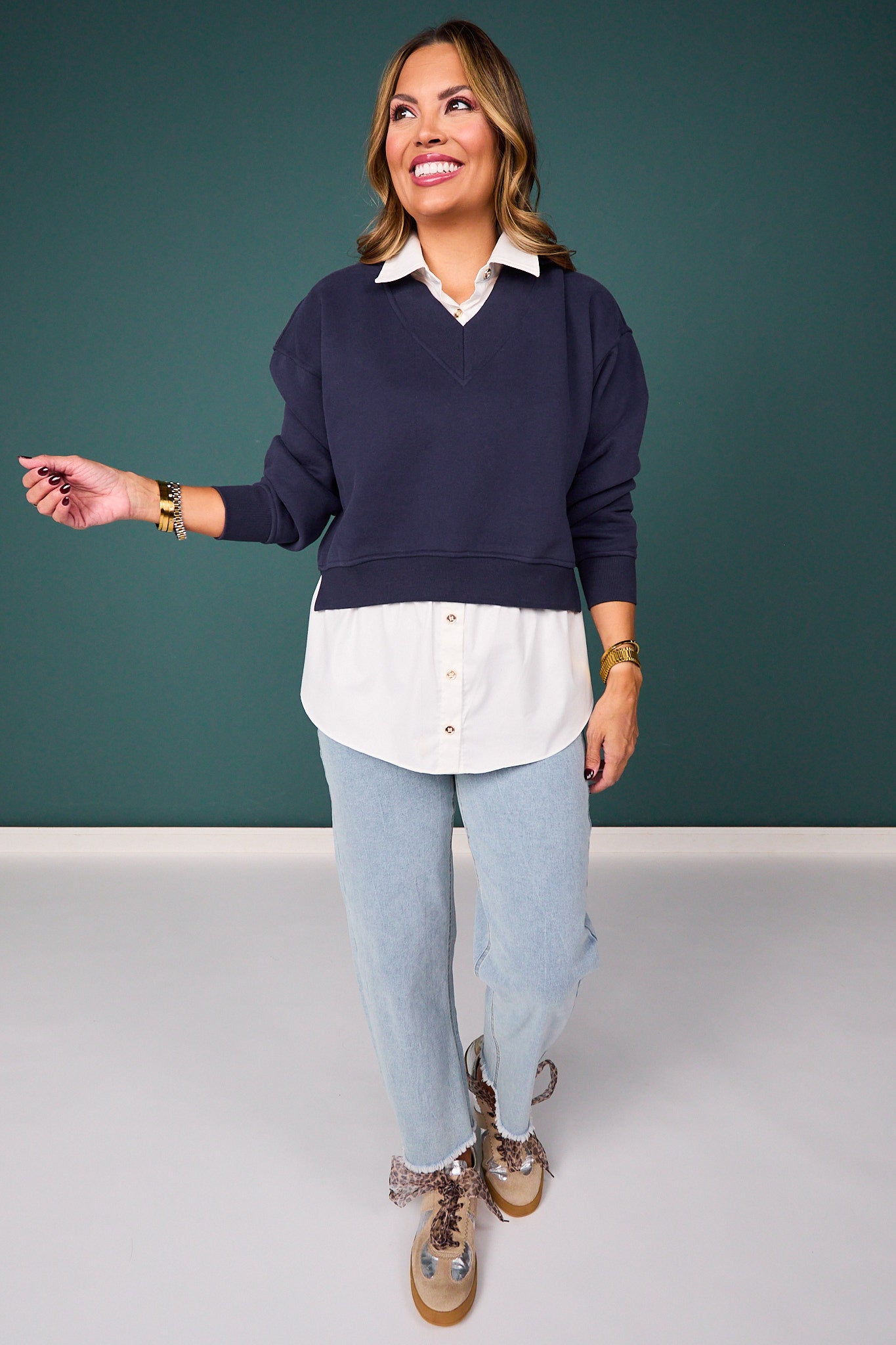 SSYS Lara V Neck Fleece Lined Cropped Sweatshirt In Navy