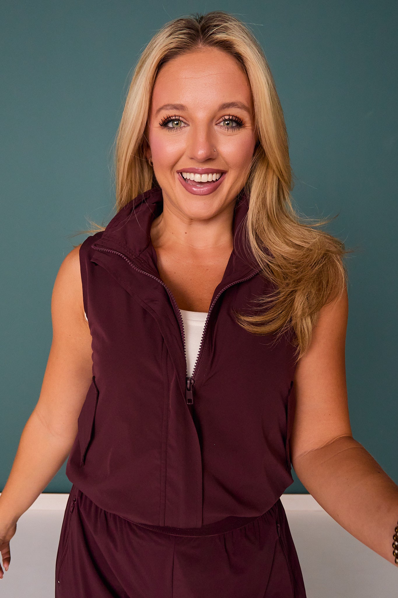 SSYS Active Vest In Deep Maroon
