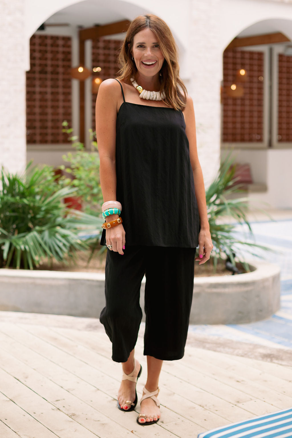 SSYS Reese Linen Barrel Crop Trousers In Black