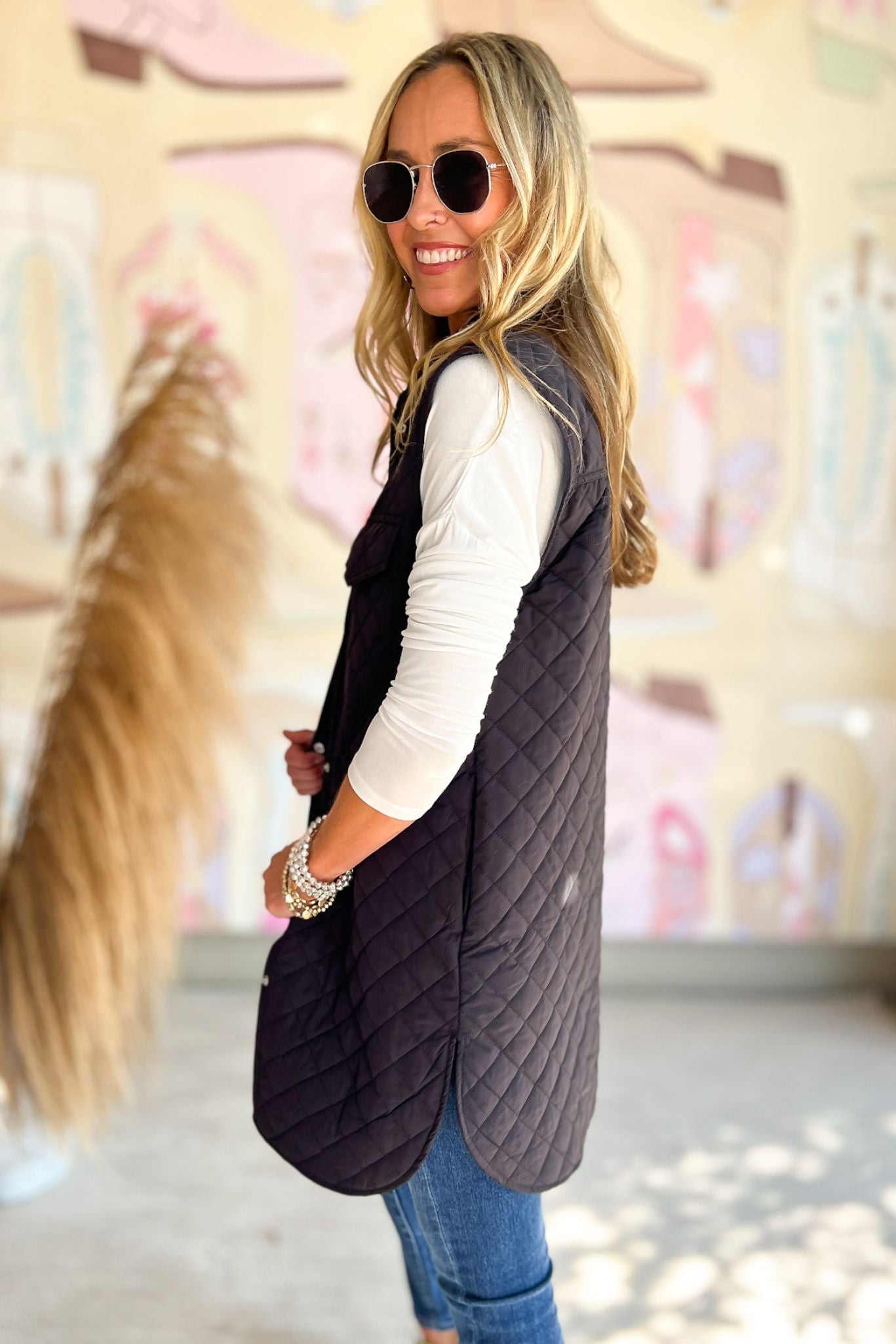 Black Quilted Woven Longline Vest, layered look, fall layers, fall must have, transition piece, mom style, shop style your senses by mallory fitzsimmons
