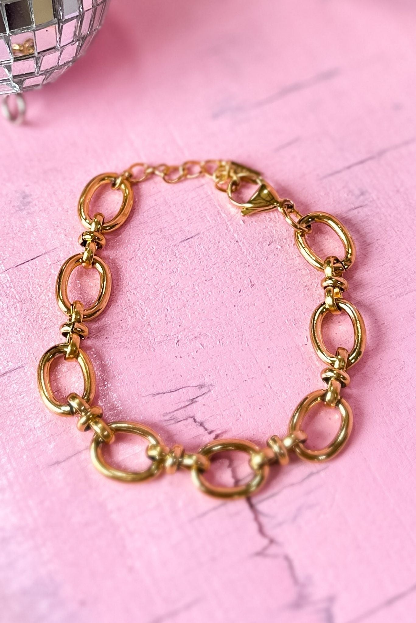 Gold Circle Chain Link Bracelet, gold stack, everyday wear, mom style, must have, shop style your senses by mallory fitzsimmons