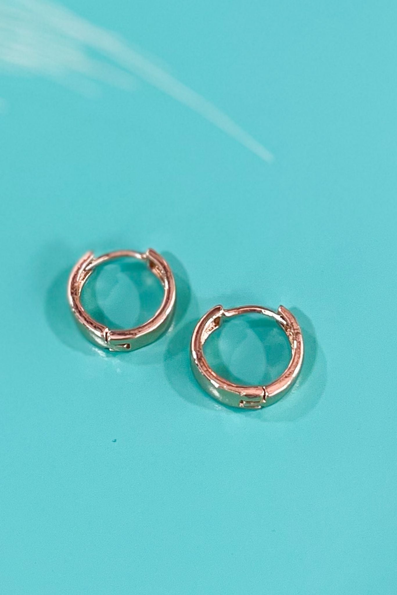 Small Gold Hoop Huggie Earrings, spring accessory, must have, elevated look, mom style, chic, shop style your senses by mallory fitzsimmons