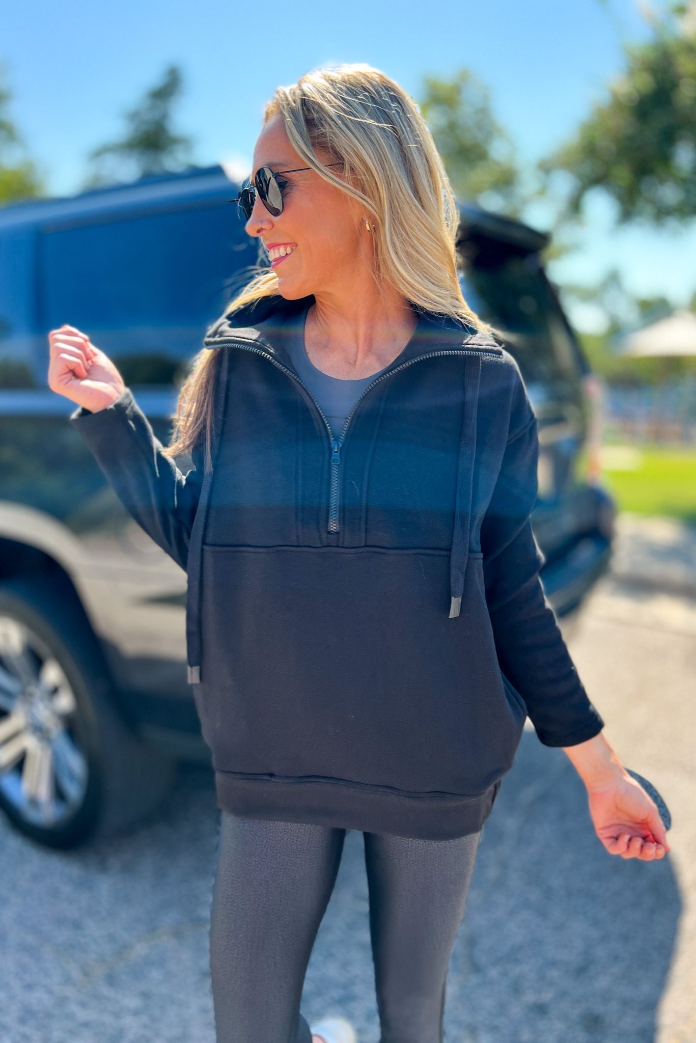 Black 3/4 Zip Up Pullover, must have, everyday wear, mom style, hoodie, fall basic, shop style your senses by mallory fitzsimmon