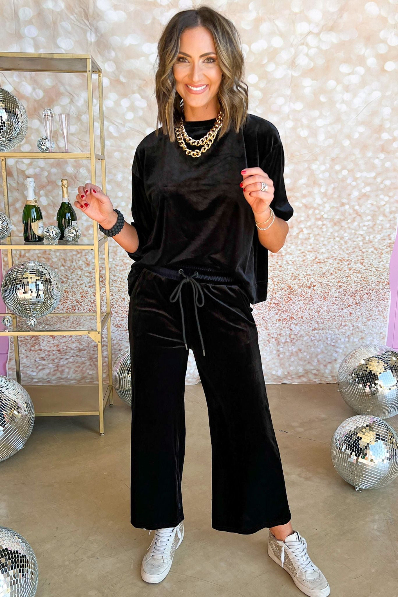 How to Style Wide Leg Pants  Velvet pants outfit fall, Pants