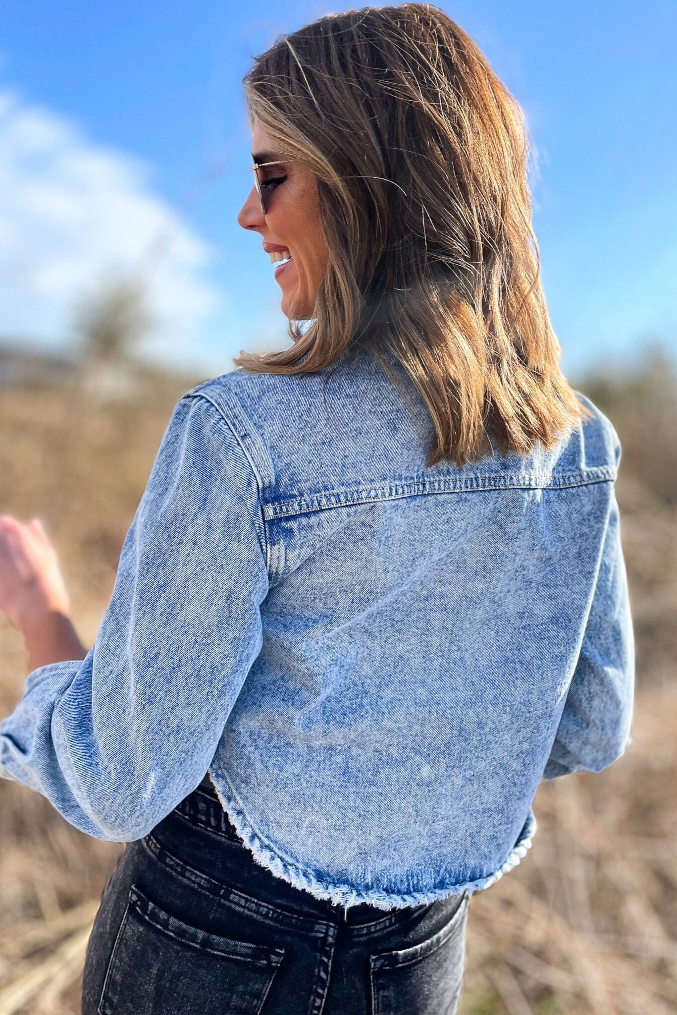  Medium Wash Cropped Denim Jacket, denim jacket, cropped, black acid wash, graphic tee, rock and roll, mineral wash, shop style your senses by mallory fitzsimmons