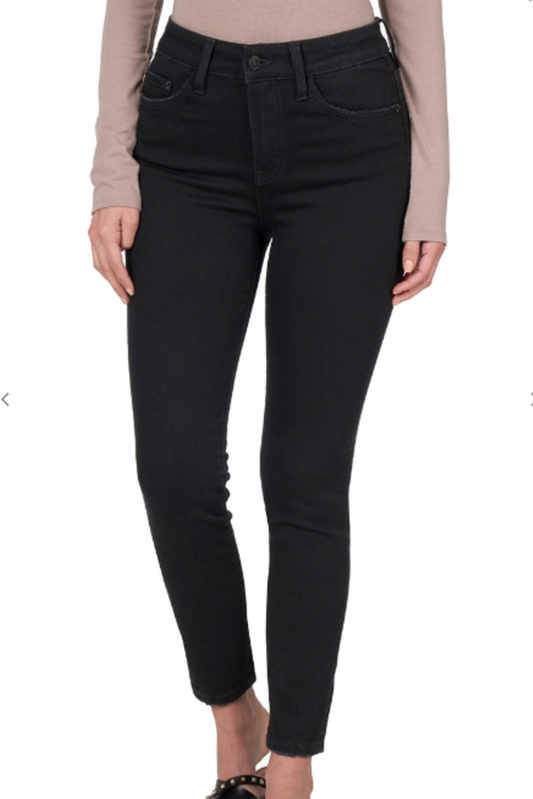black skinny jeans, black denim, mom style, workwear, shop style your senses