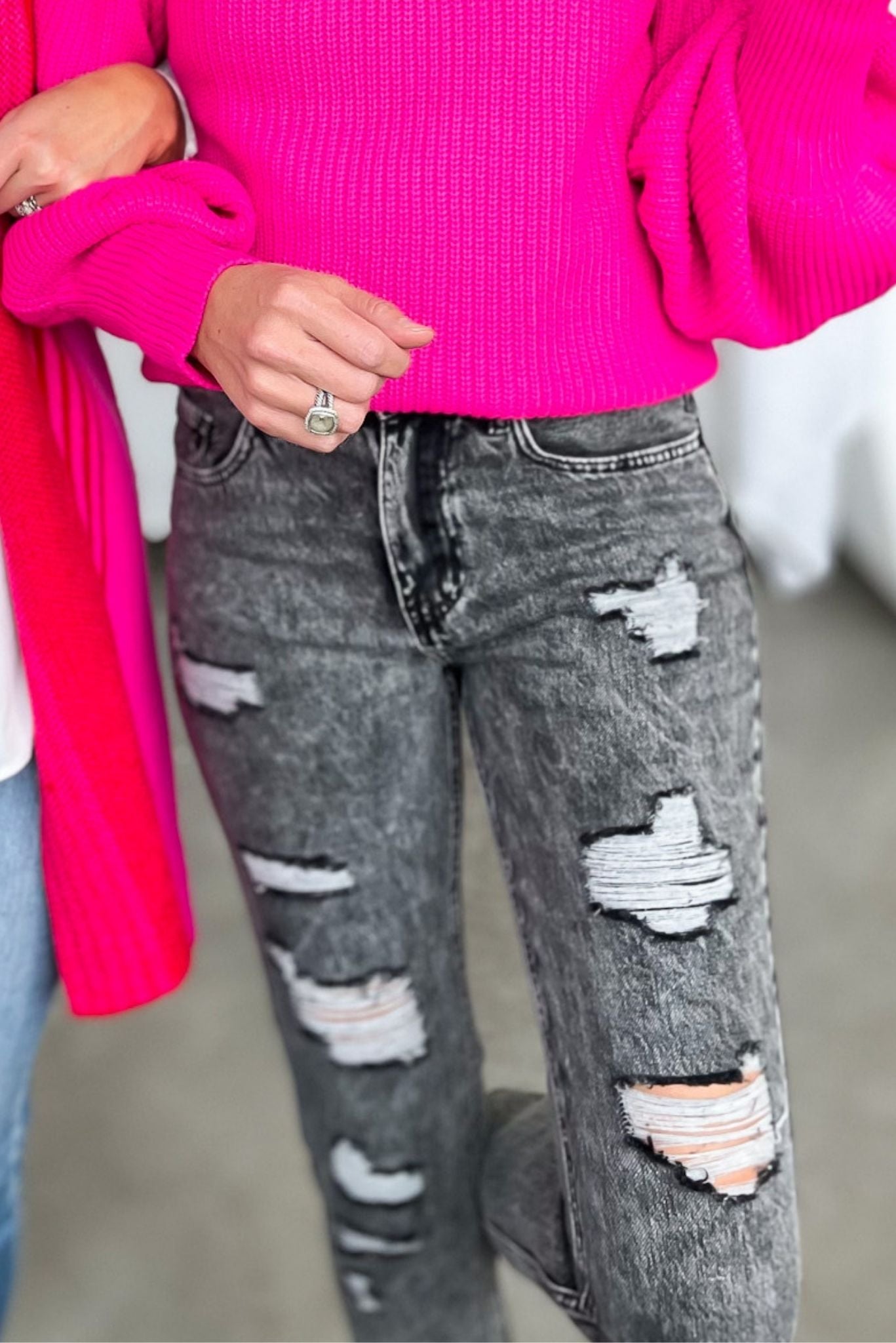 black acid wash slim straight distressed cropped jeans, pretty in pink collection, fall denim, trendy jeans, shop style your senses by mallory fitzsimmons
